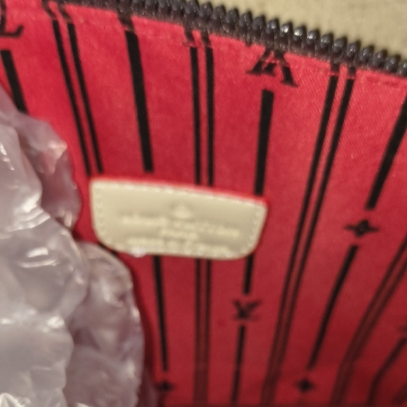 Brown and White Satchel with Red Accents - Picture 7 of 10